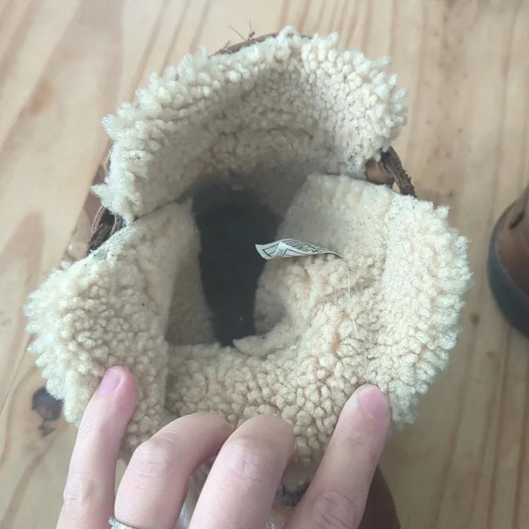 UGG Leather Caspia Boot size 7 - Picture 7 of 7